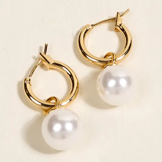 Standout Earrings–Dainty Pearl